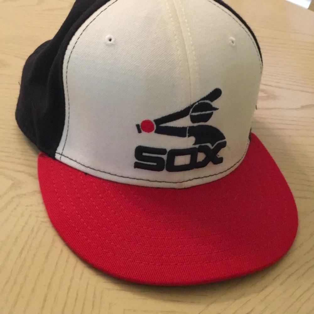 Throwback fitted MLB Sox hat